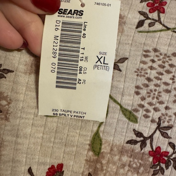 NWT Floral Beige/Sage Print Casual Top XLARGE/PETITE #Q - Picture 8 of 10